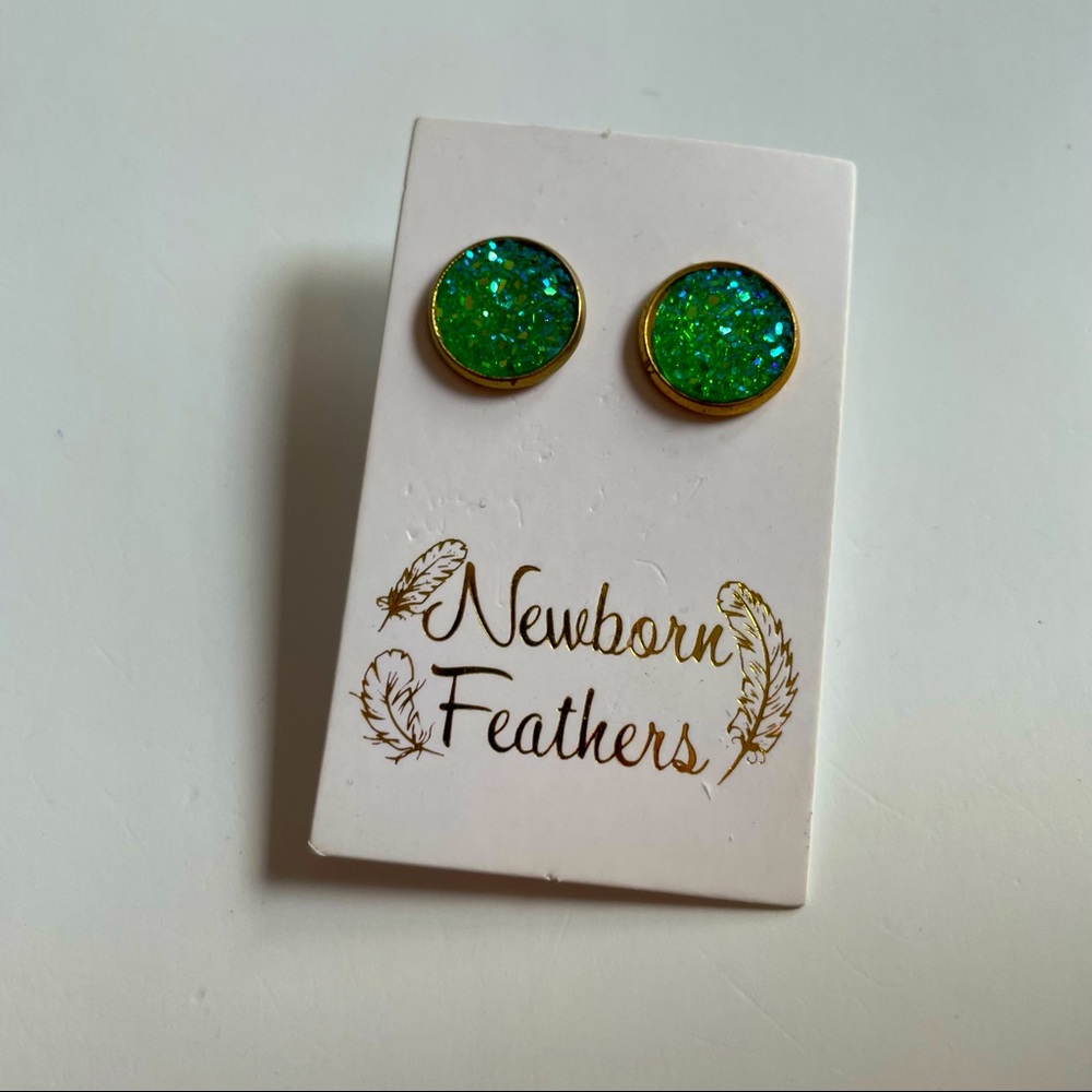 Newborn feathers green sparkle in gold setting costume jewelry